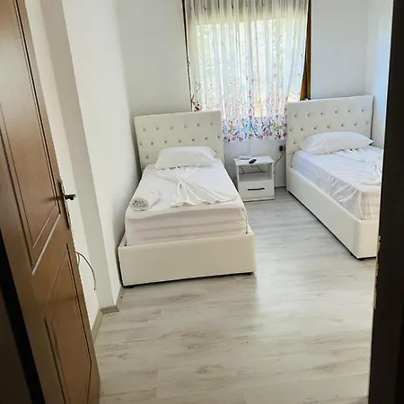 Proper 1 Apartment *